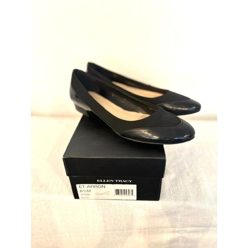 Ellen Tracy Women/s Arron Cap Toe Low Heel Shoes Flats Size 8.5M Black